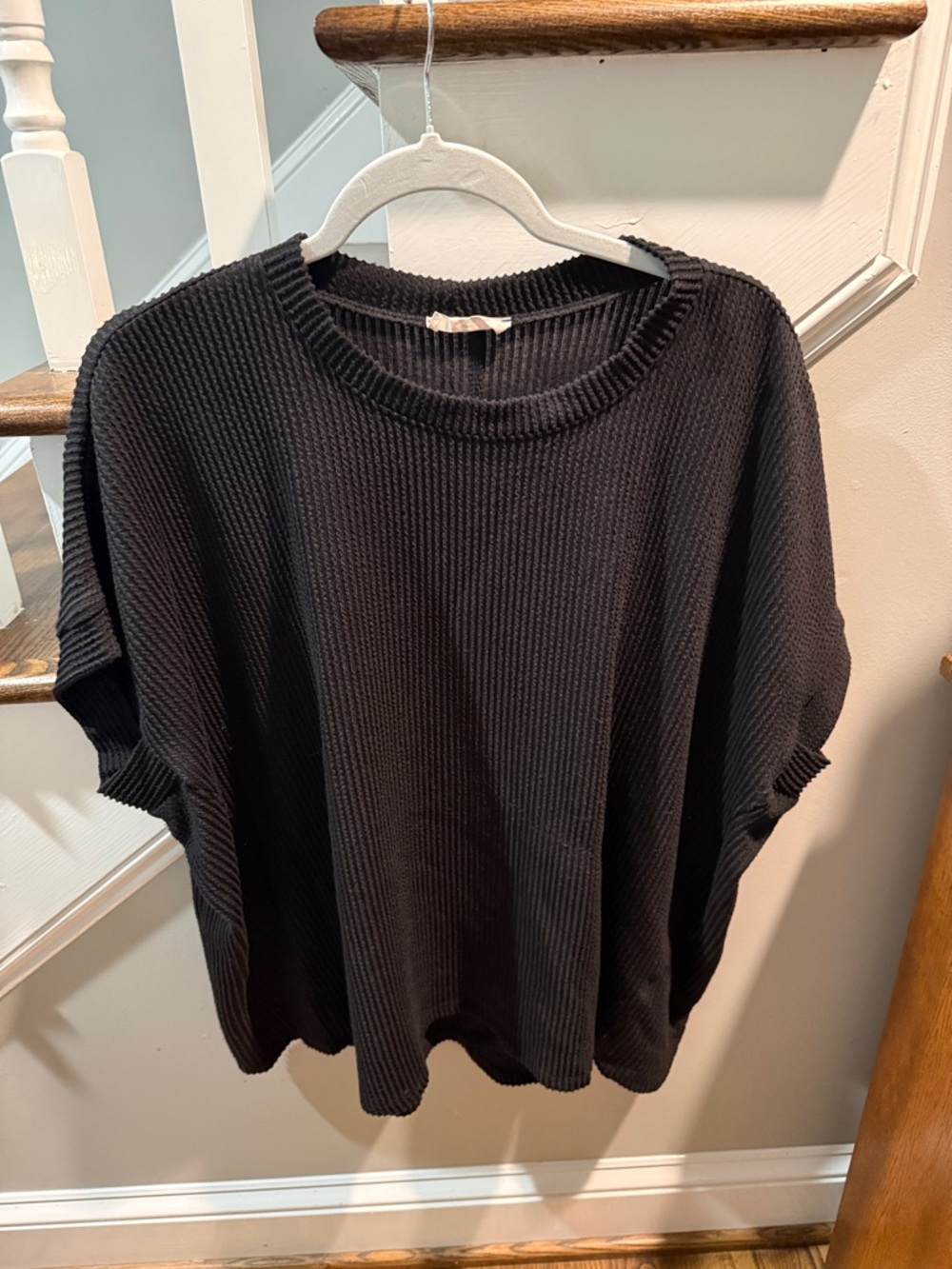 entro Black Ribbed Short Sleeve Knit Tee